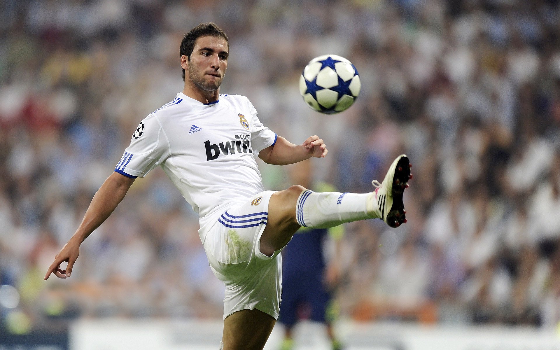 巴黎圣日耳曼继续领跑法甲,夺冠形势一片光明